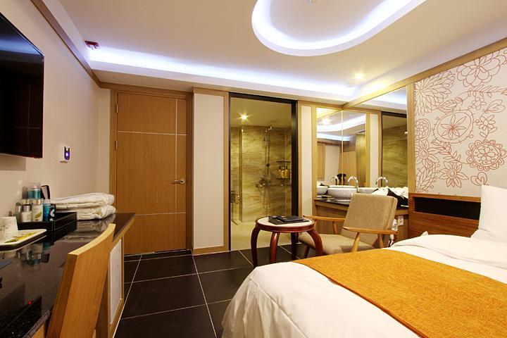 Suwon Orsay Business Hotel Exteriör bild