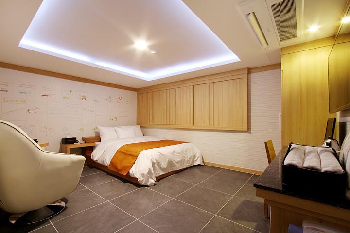 Suwon Orsay Business Hotel Exteriör bild